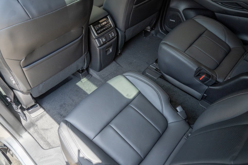 2025 Subaru Ascent Onyx Edition Touring photo 17
