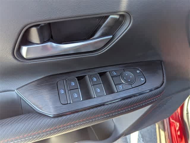 2025 Nissan Kicks SR photo 16
