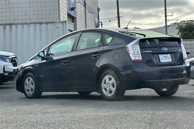 2010 Toyota Prius Three photo 4
