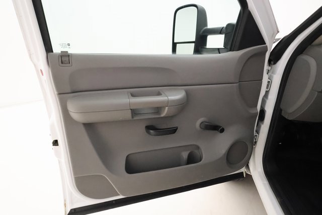 2009 Chevrolet Silverado 3500HD photo 2