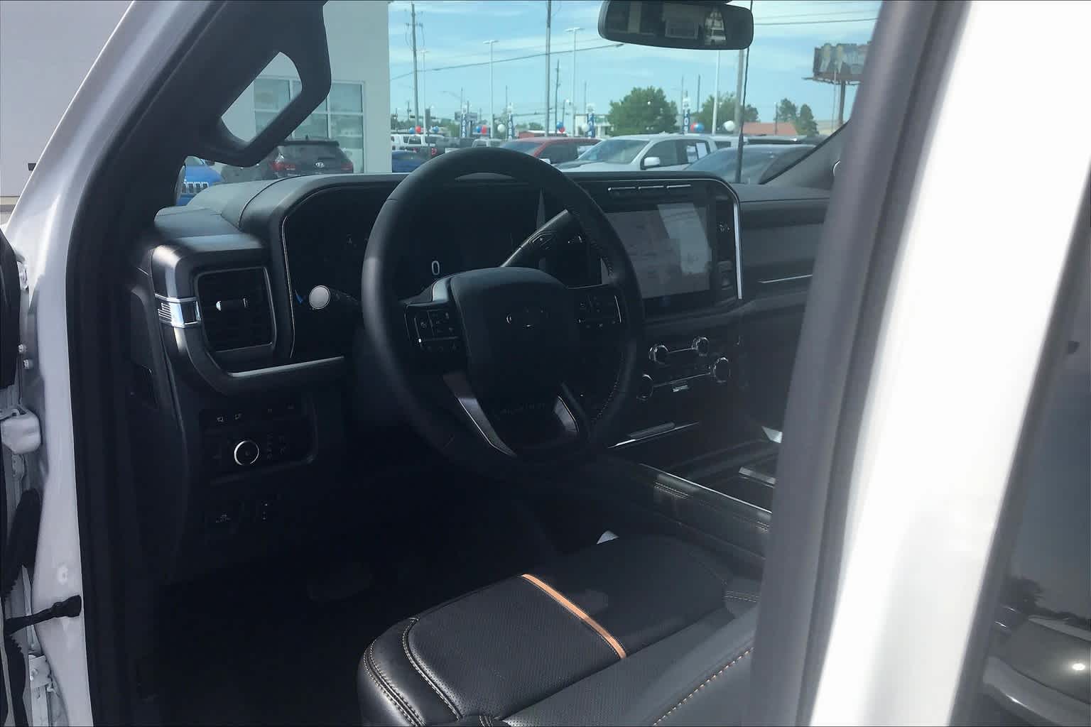 2024 Ford F-250 Platinum photo 16