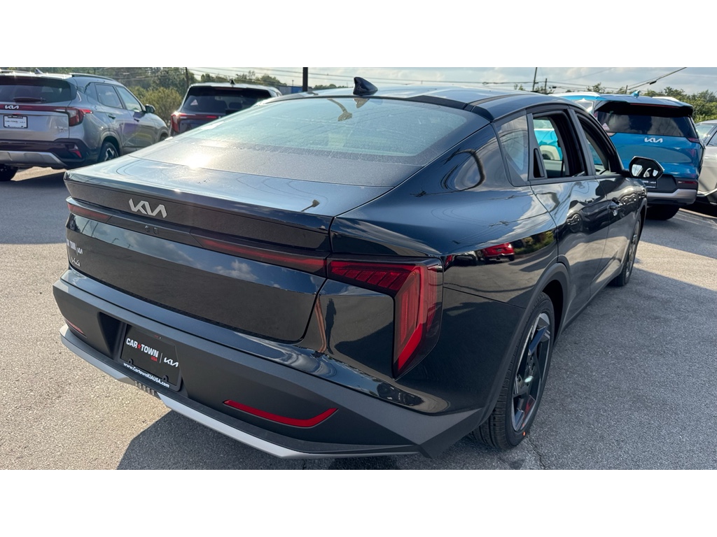 2025 Kia K4 EX photo 3