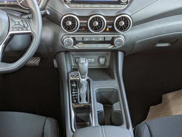 2025 Nissan Sentra SV photo 13