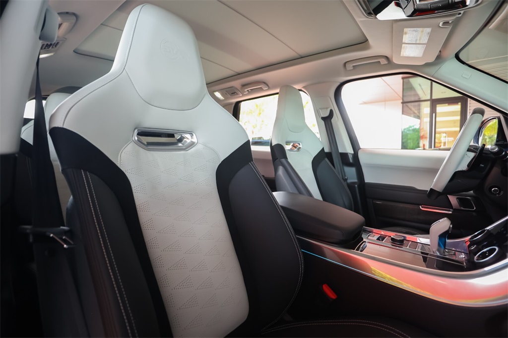 2022 Land Rover Range Rover Sport SVR photo 42