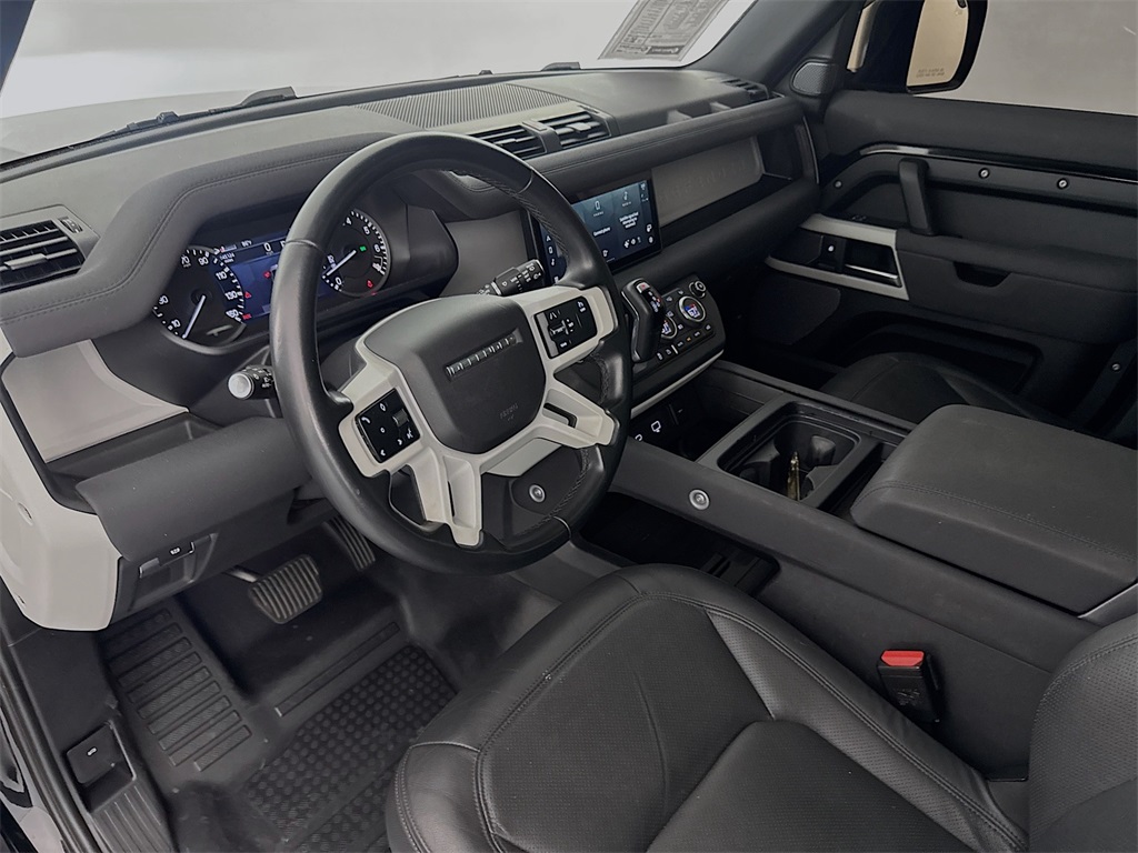 2023 Land Rover Defender 110 SE photo 7