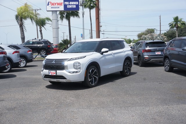 2023 Mitsubishi Outlander SEL's photo