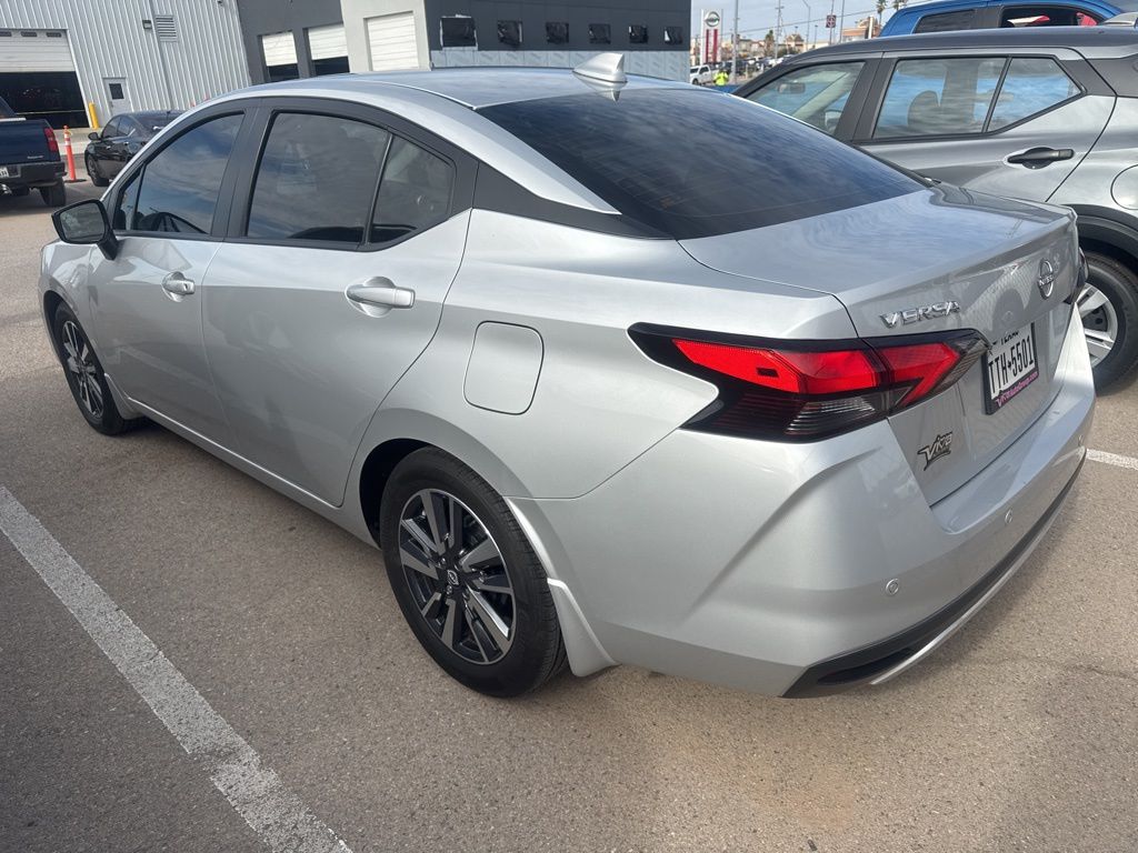 2024 Nissan Versa 1.6 SV photo 5