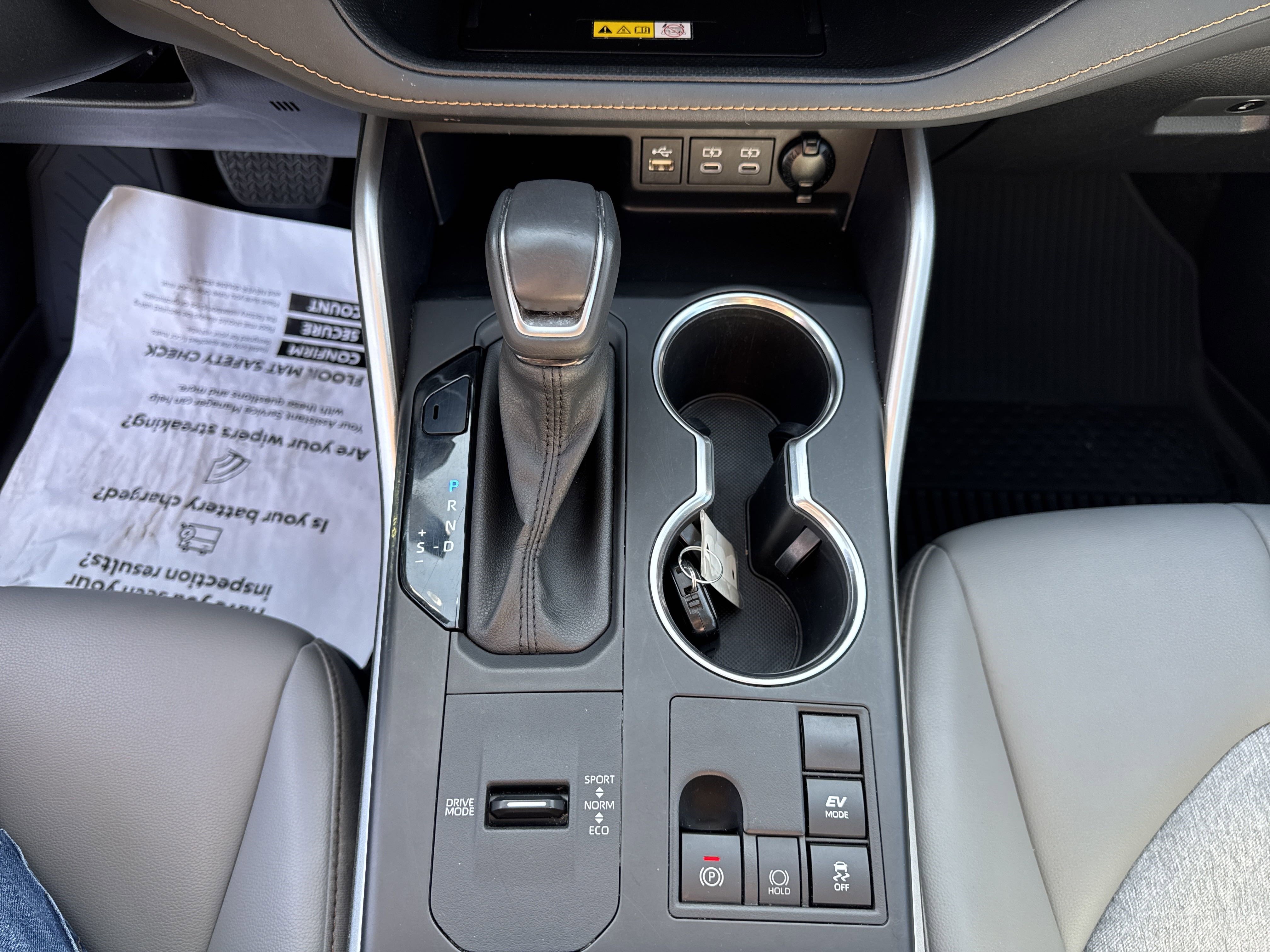 2023 Toyota Highlander Bronze Edition photo 18