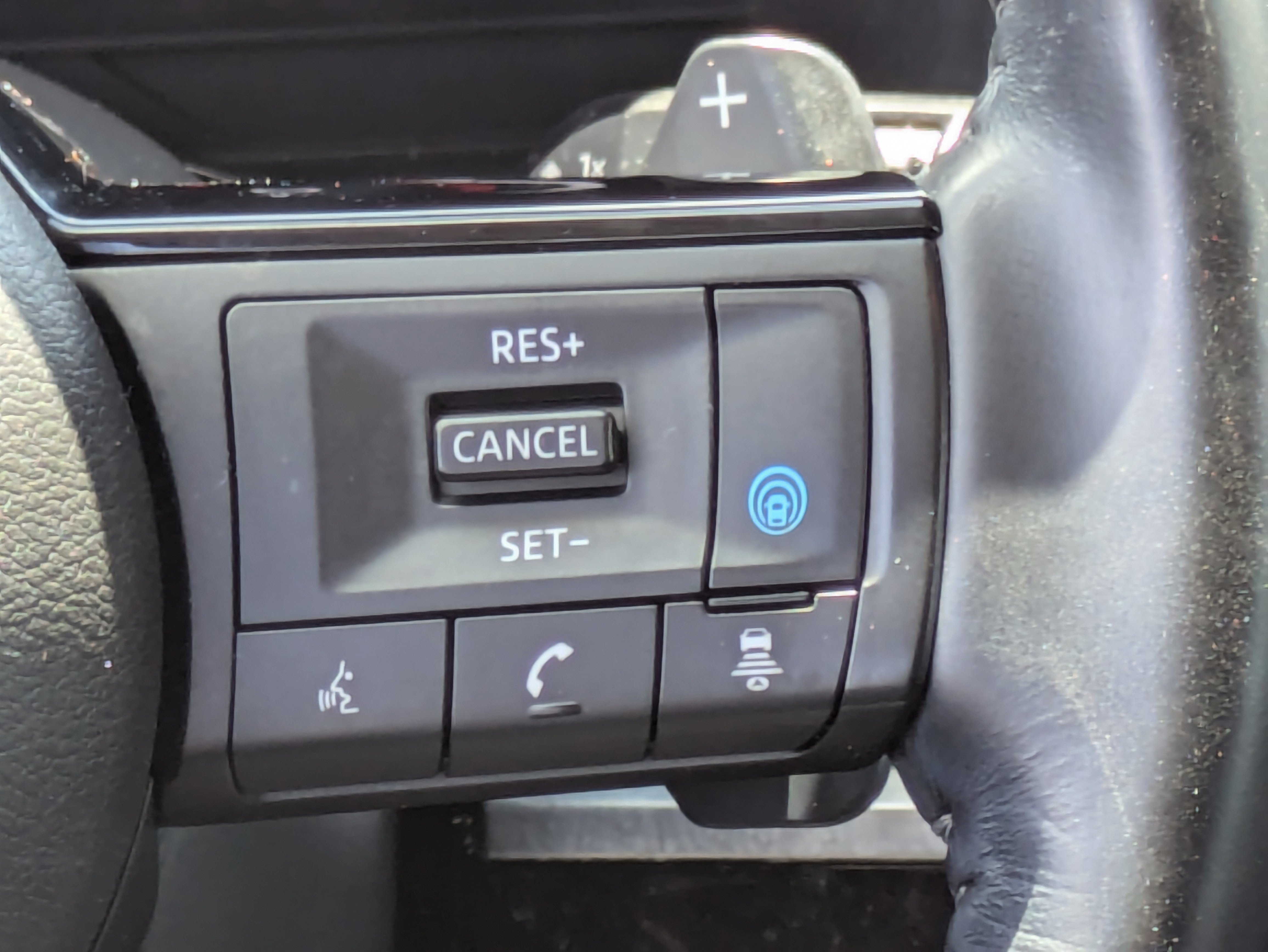 2023 Nissan Pathfinder Platinum photo 6