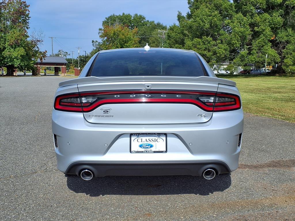 2022 Dodge Charger R/T photo 19
