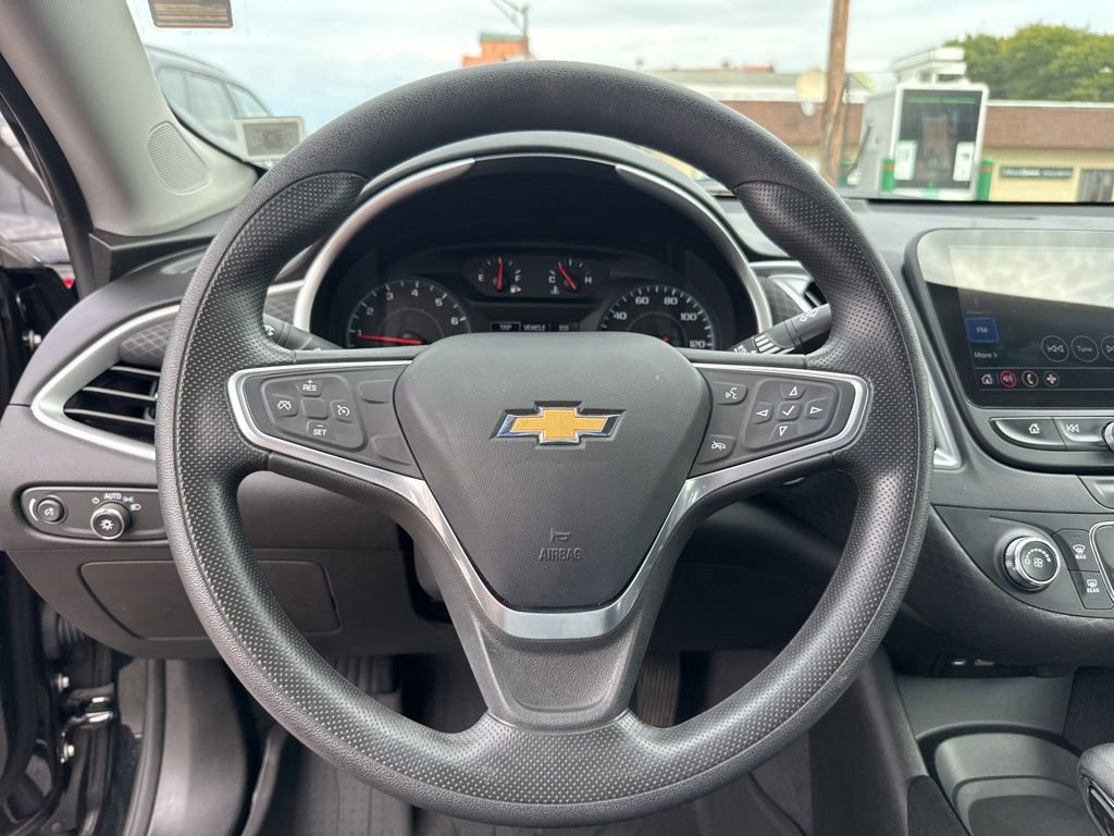 2022 Chevrolet Malibu LS photo 19
