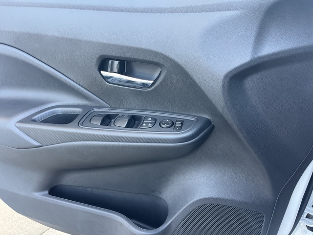 2025 Nissan Versa 1.6 SV photo 6
