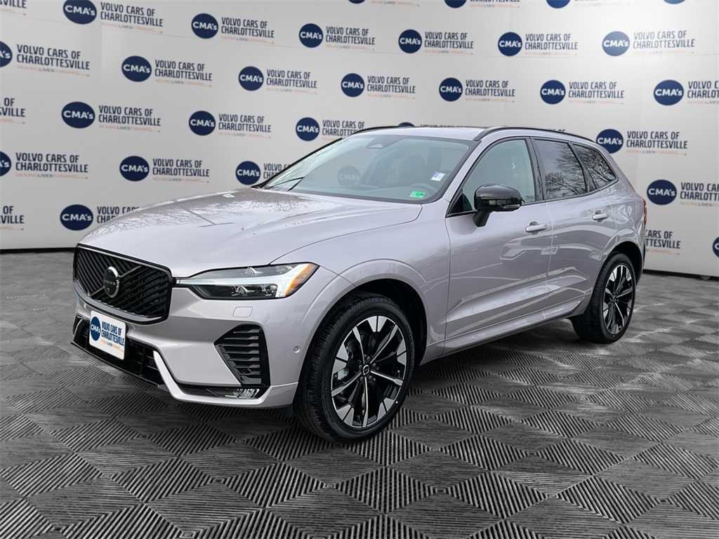 2026 Volvo XC60 Plus's photo