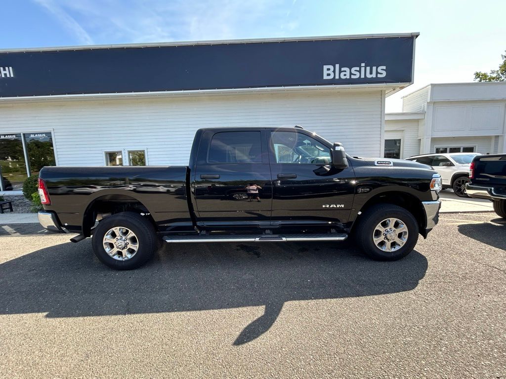 2024 Ram 2500 Big Horn photo 3