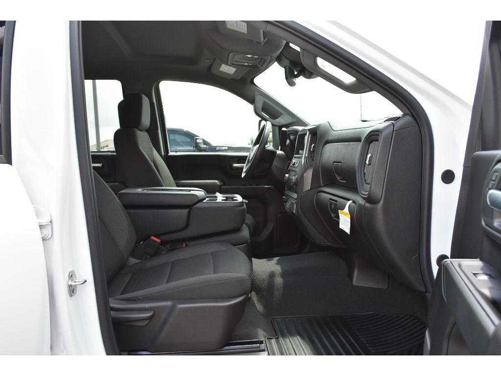 2025 Chevrolet Silverado 2500HD Custom photo 16