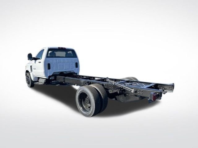 2024 Chevrolet Silverado 5500HD Work Truck photo 3