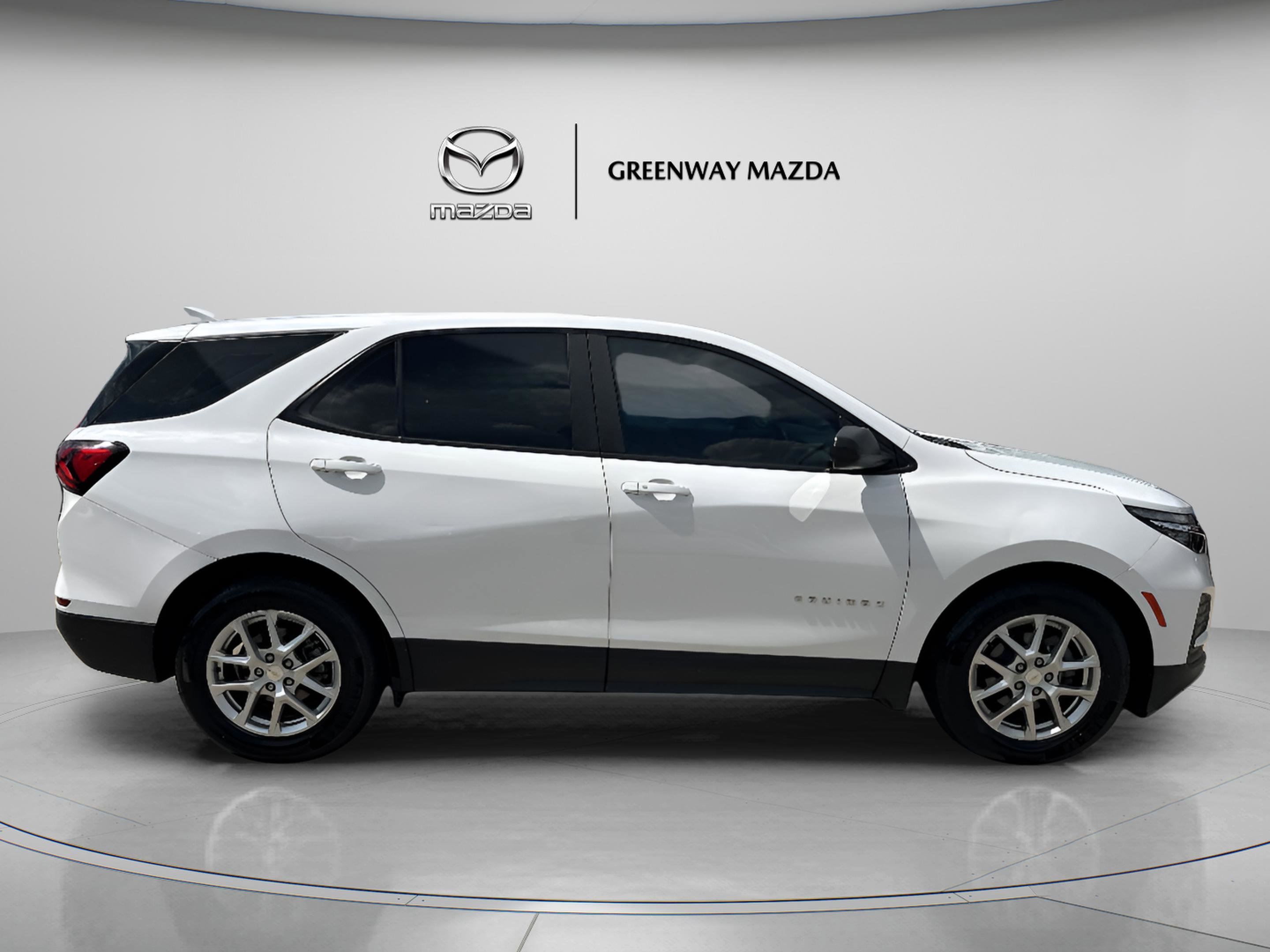 2022 Chevrolet Equinox LS photo 8