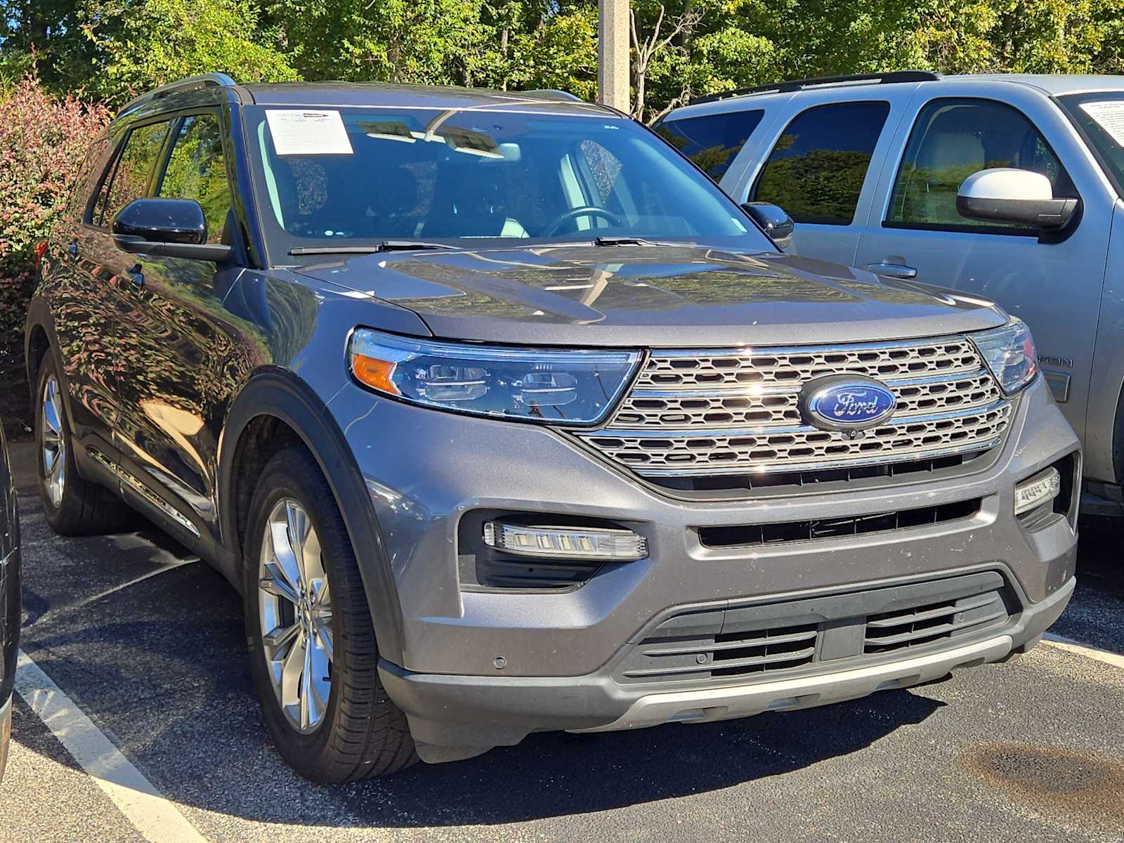 2021 Ford Explorer Limited's photo