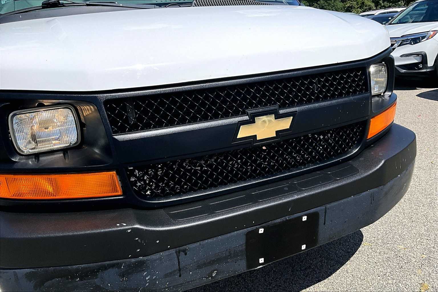 2017 Chevrolet Express 2500 Cargo photo 22