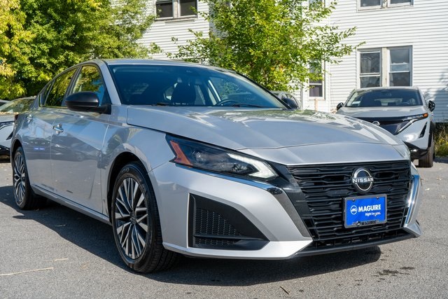 2024 Nissan Altima 2.5 SV photo 2
