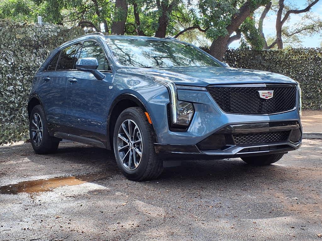 2024 Cadillac XT4 Sport photo 3