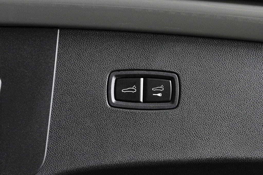 2026 Porsche Cayenne GTS Coupe photo 30