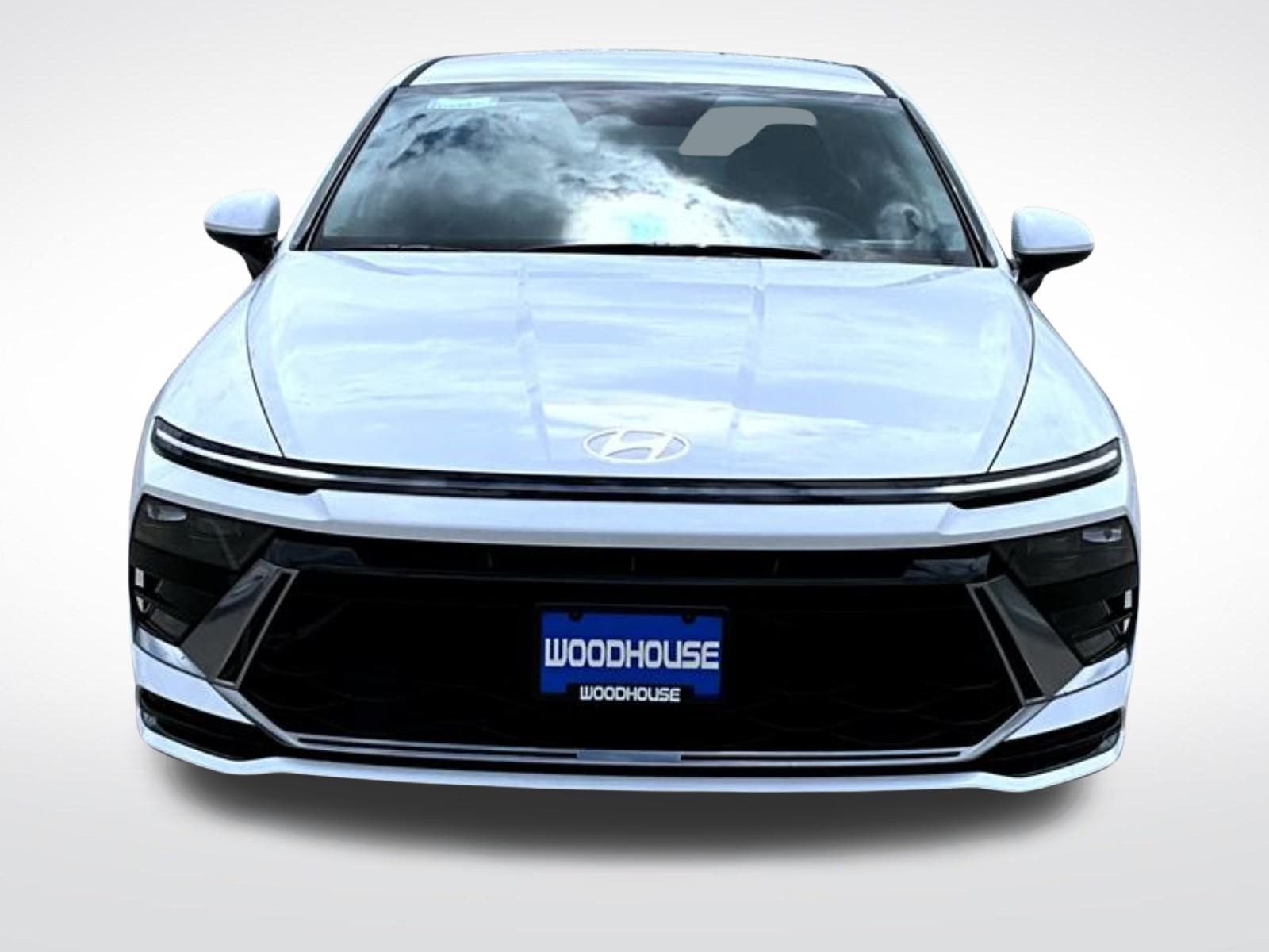 2025 Hyundai Sonata Hybrid SEL photo 2