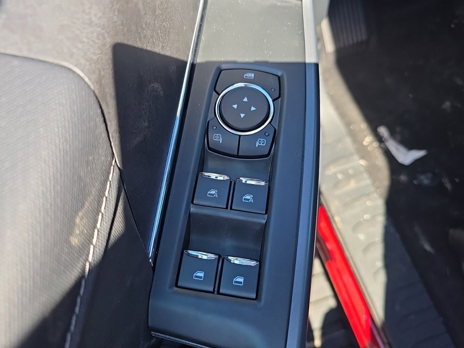 2025 Ford F-150 XLT photo 3