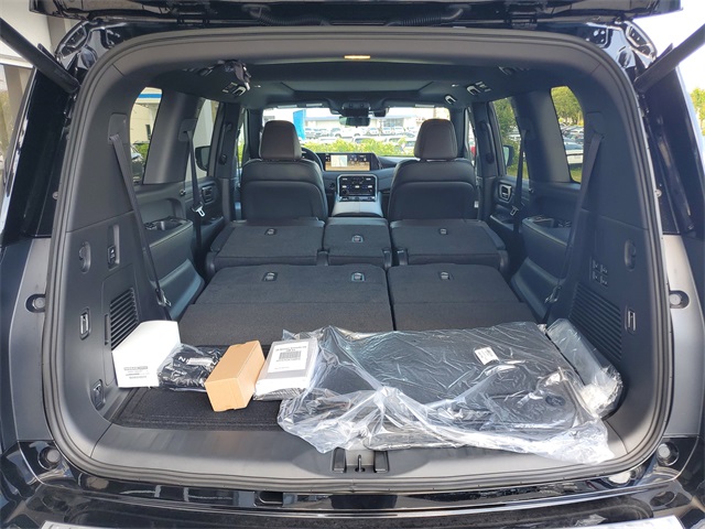 2025 Nissan Armada Platinum photo 5