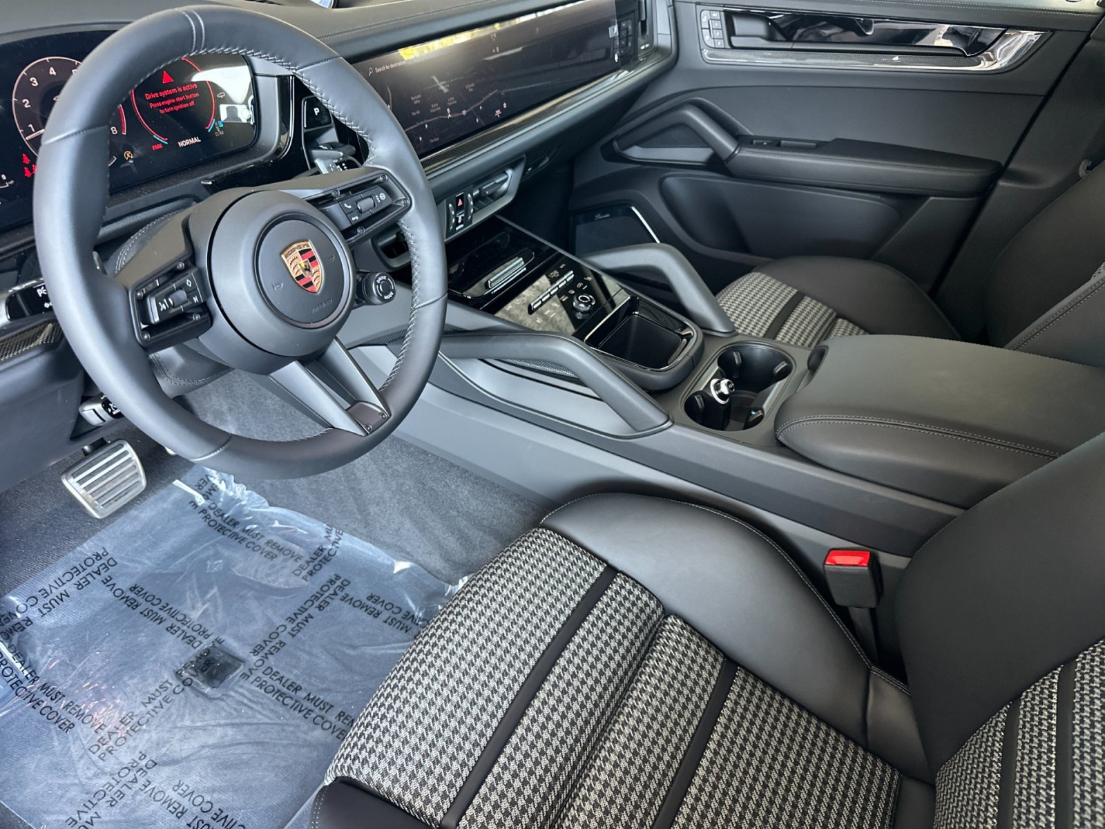 2025 Porsche Cayenne GTS Coupe photo 5