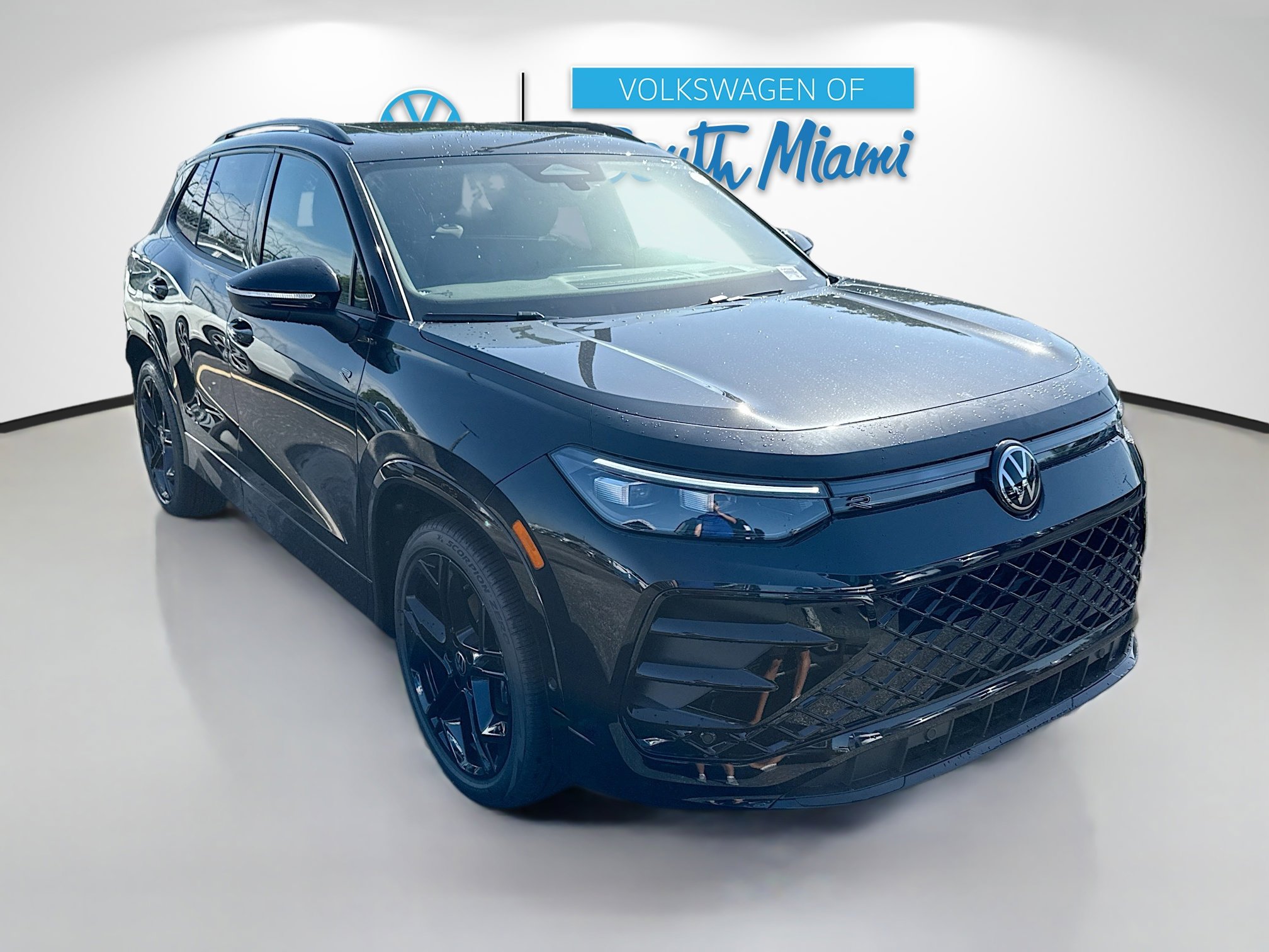 2025 Volkswagen Tiguan SE R-Line Black photo 3