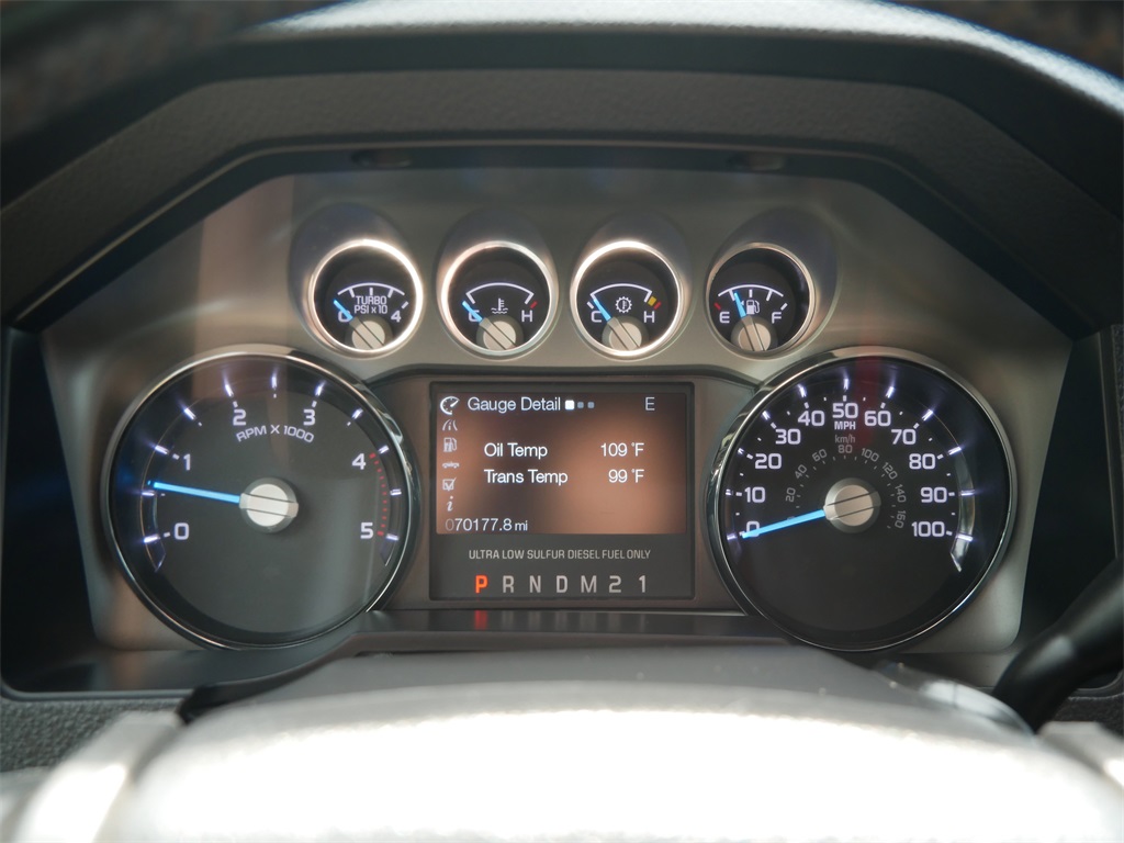 2015 Ford F-250 Lariat photo 17