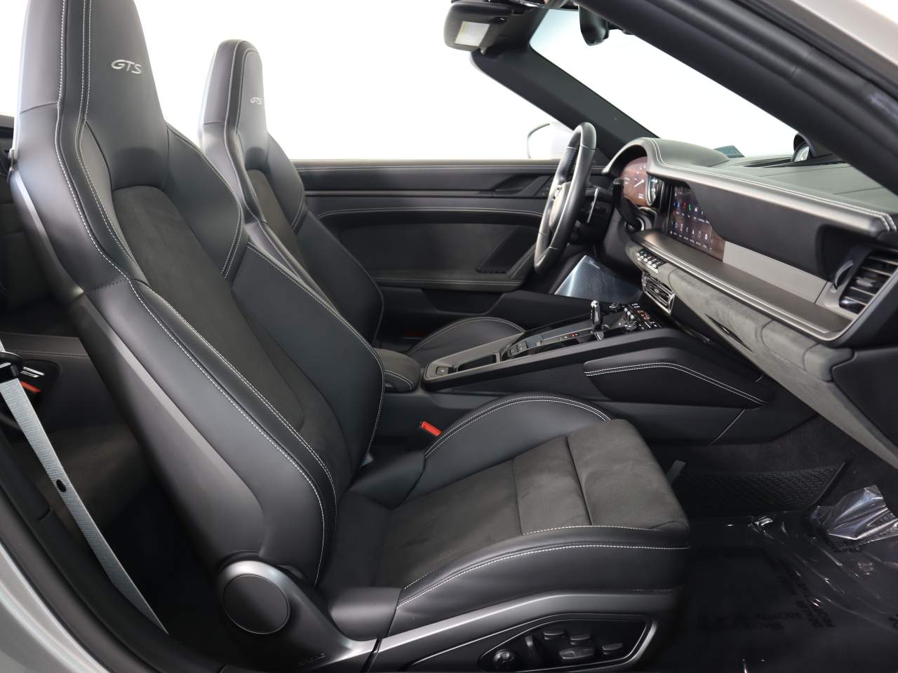 2022 Porsche 911 GTS photo 19
