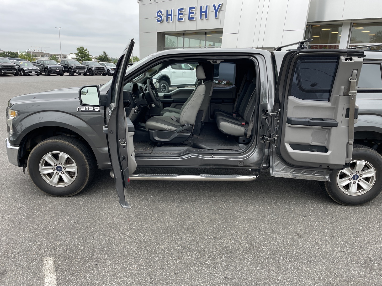 2015 Ford F-150 XLT photo 9