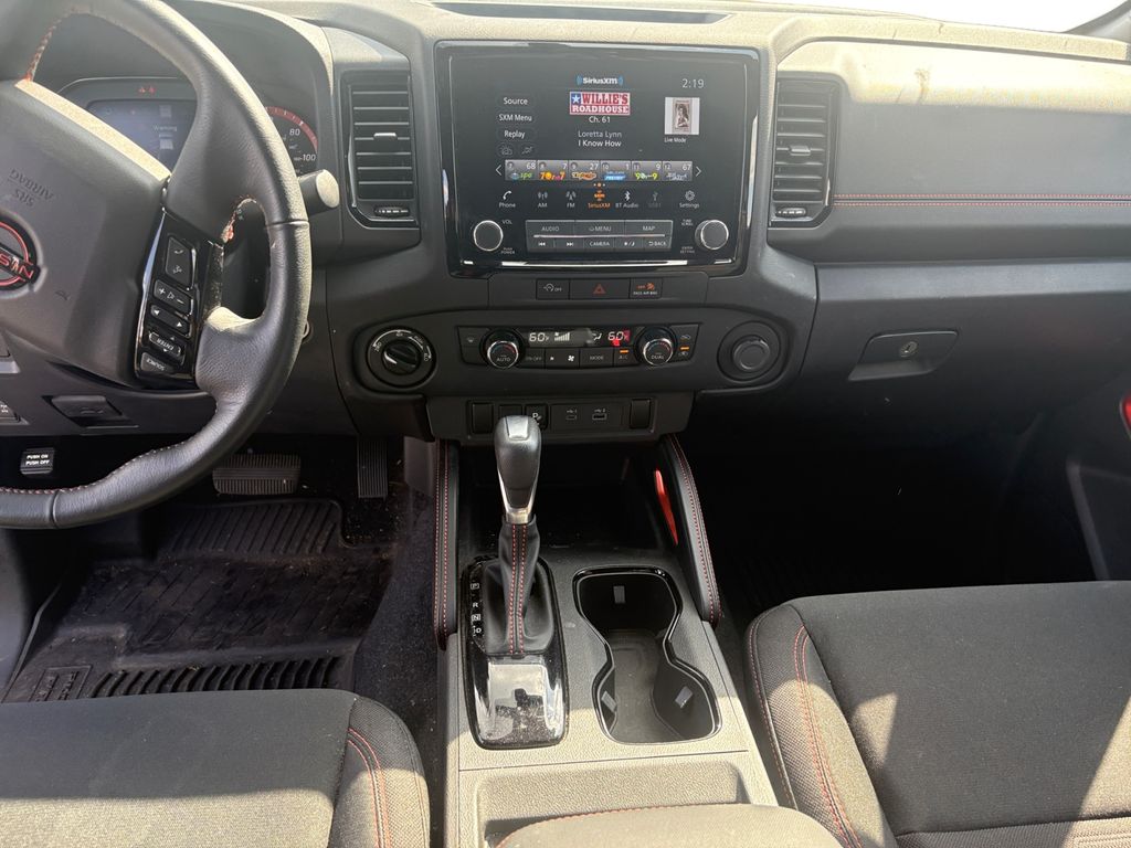 2023 Nissan Frontier PRO-4X photo 11