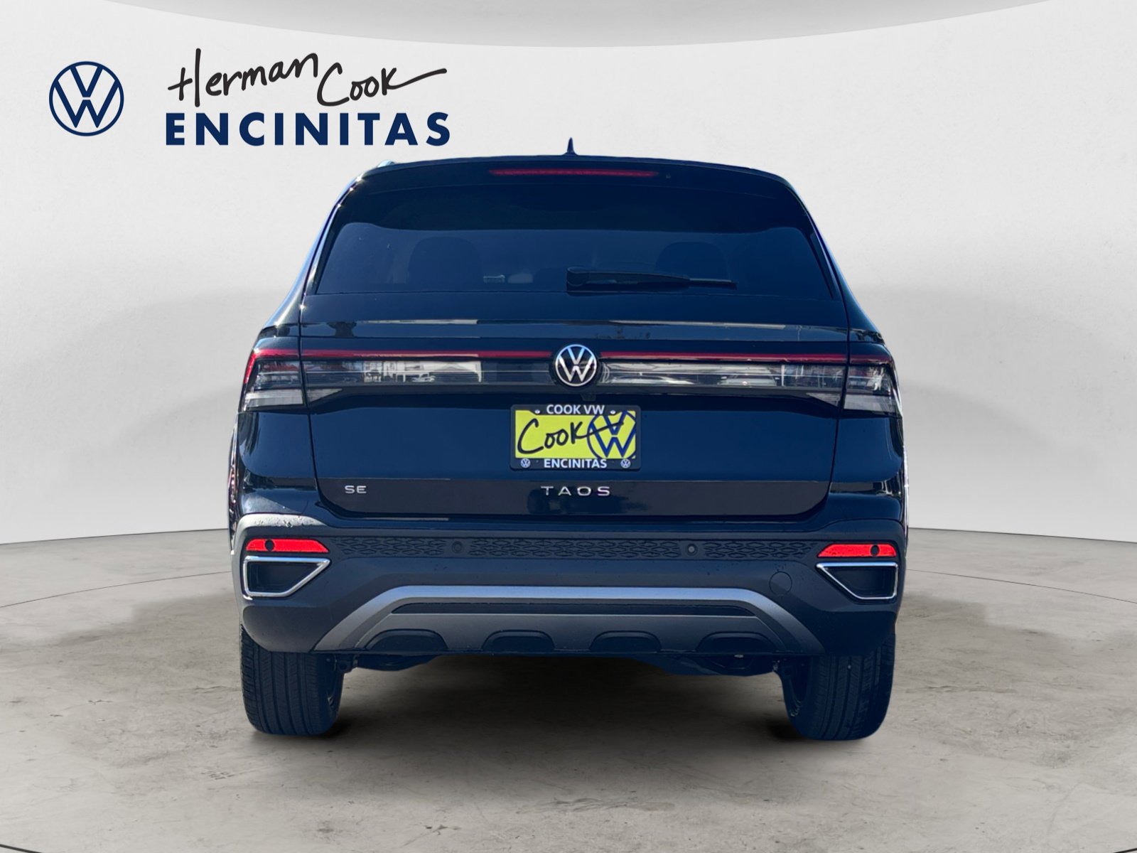 2025 Volkswagen Taos SE photo 4