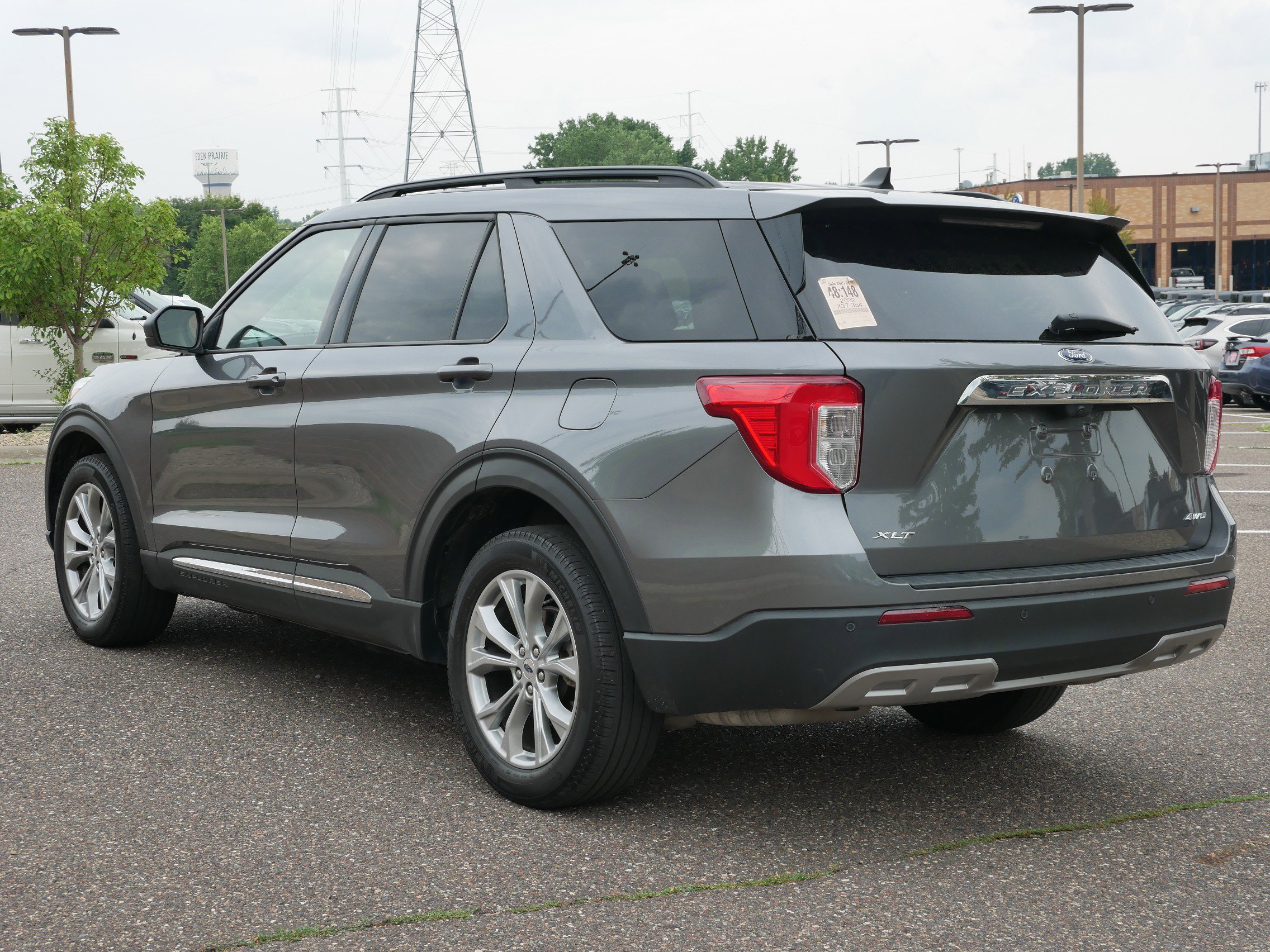 2022 Ford Explorer XLT photo 3