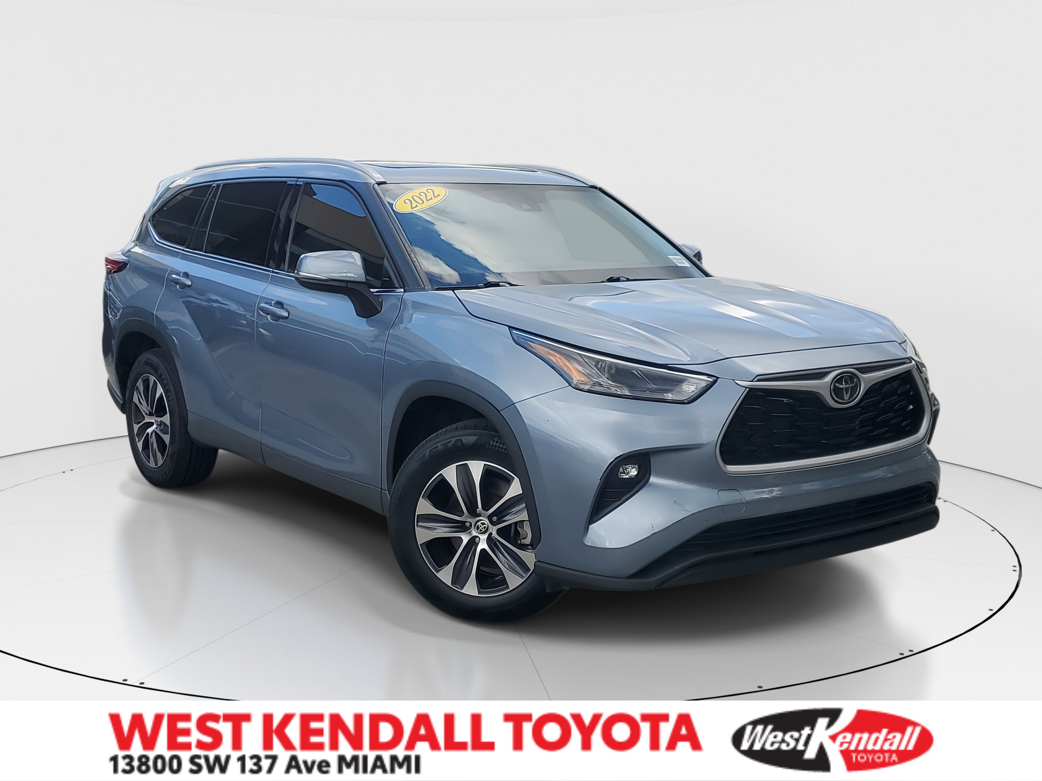 2022 Toyota Highlander XLE's photo
