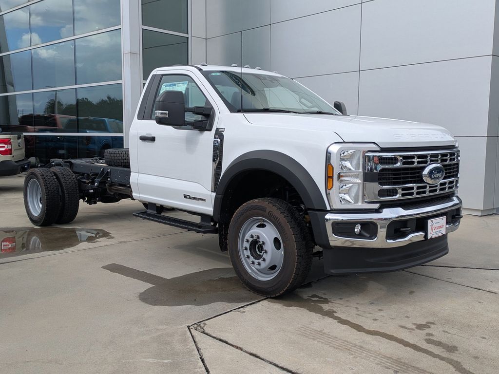 2025 Ford F-550 XL photo 2
