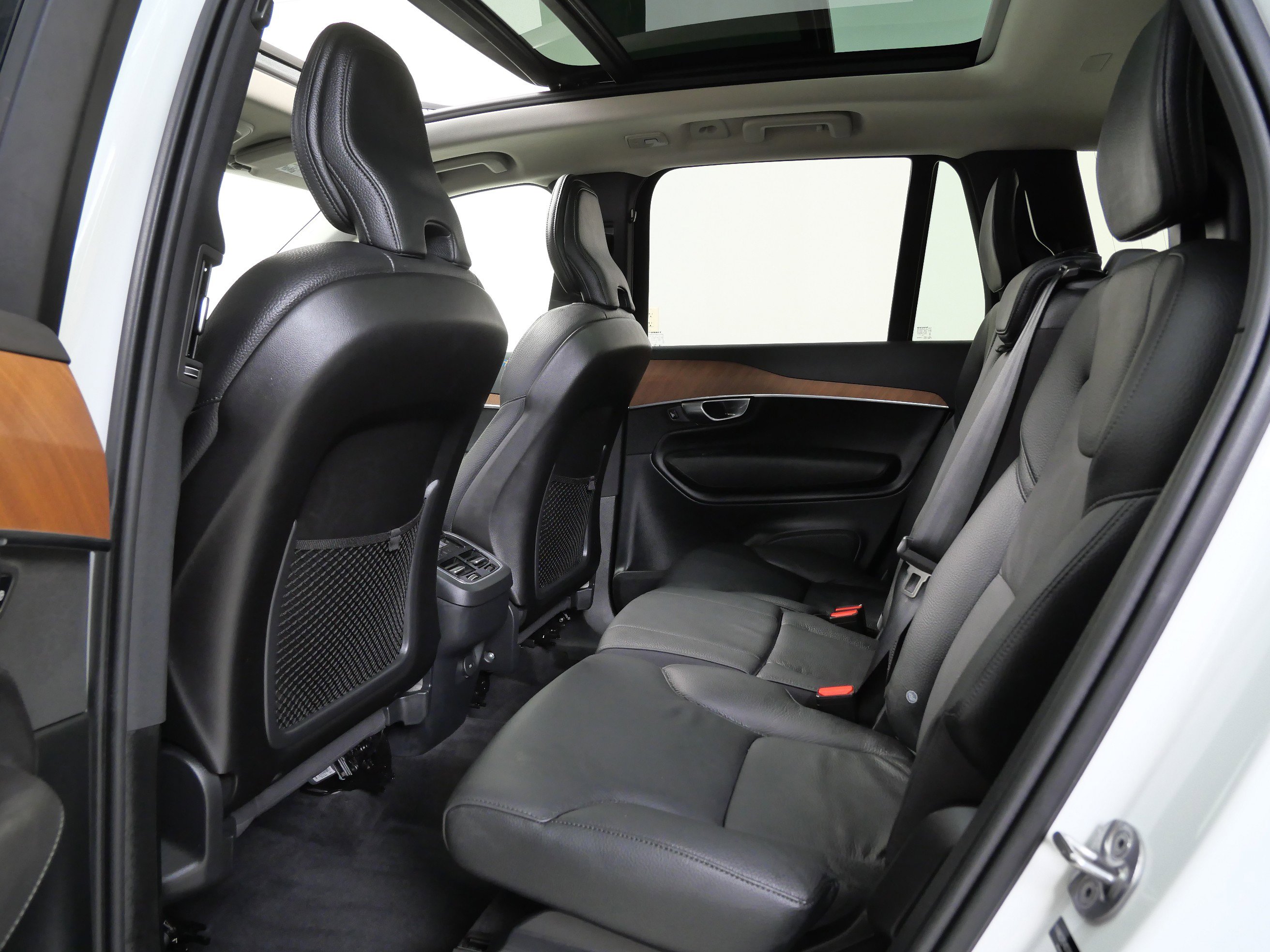 2025 Volvo XC90 Plus photo 15