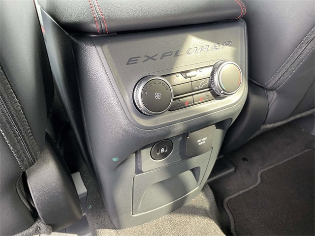 2025 Ford Explorer ST-Line photo 5