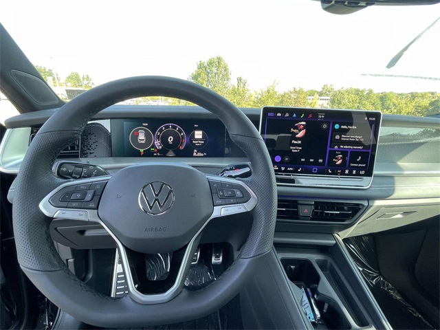 2025 Volkswagen Tiguan SE R-Line Black photo 15