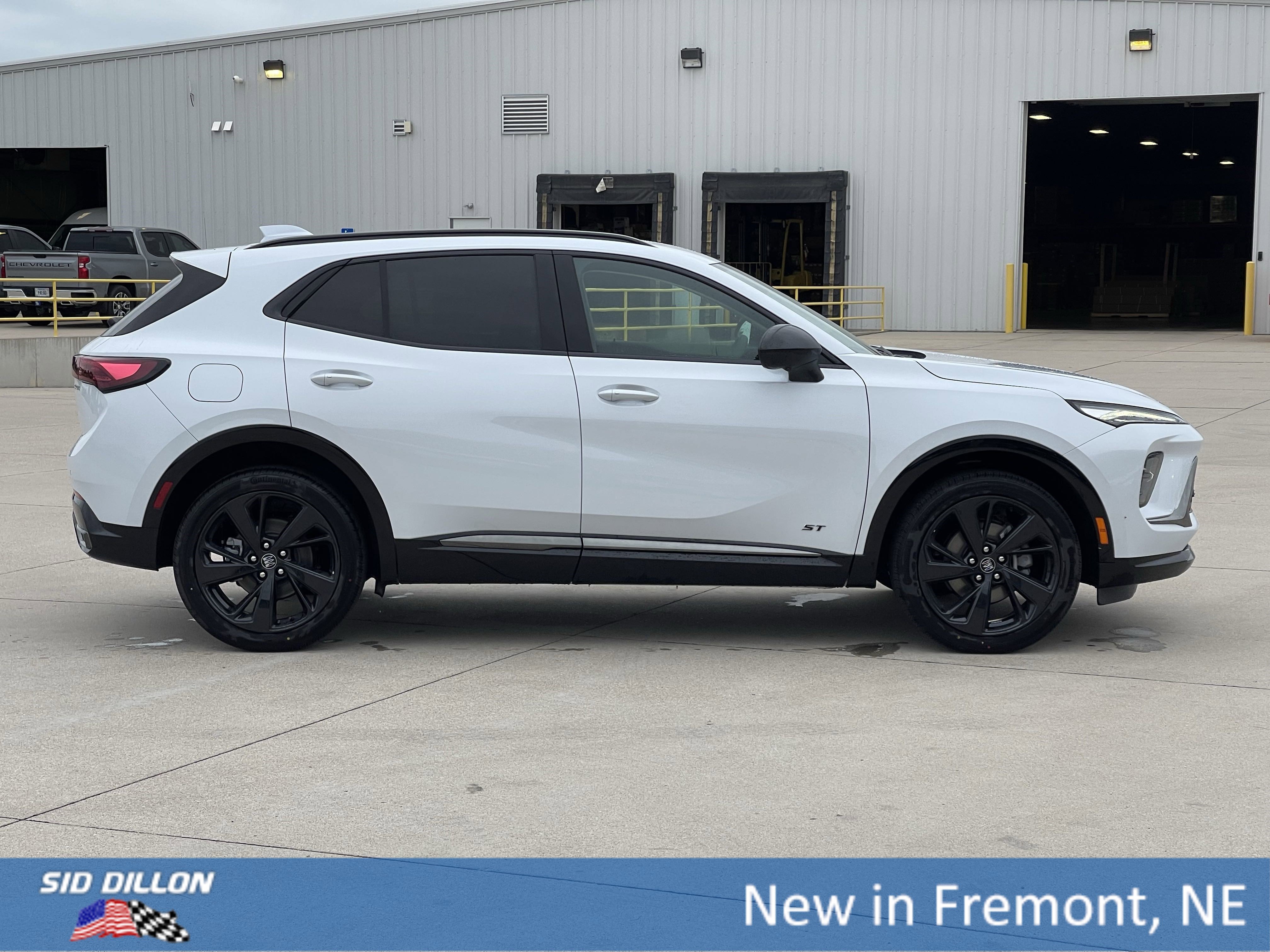 2025 Buick Envision Sport Touring photo 8