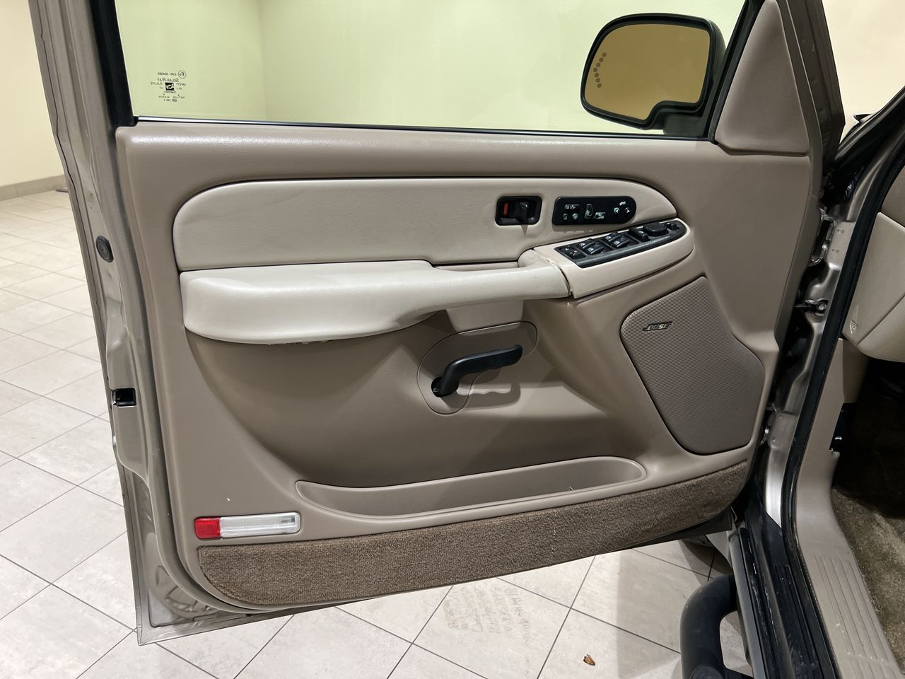 2003 Chevrolet Suburban Z71 photo 50