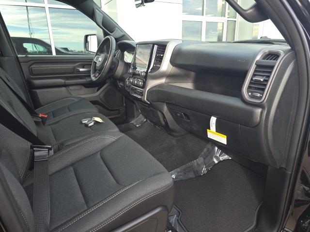 2025 Ram 1500 Tradesman photo 2