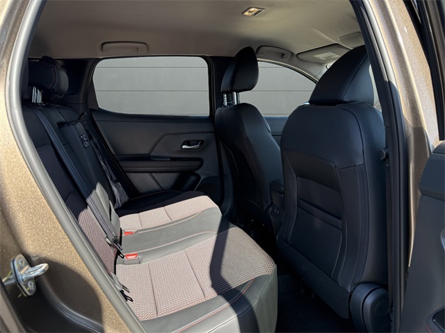 2025 Nissan Kicks SR photo 24