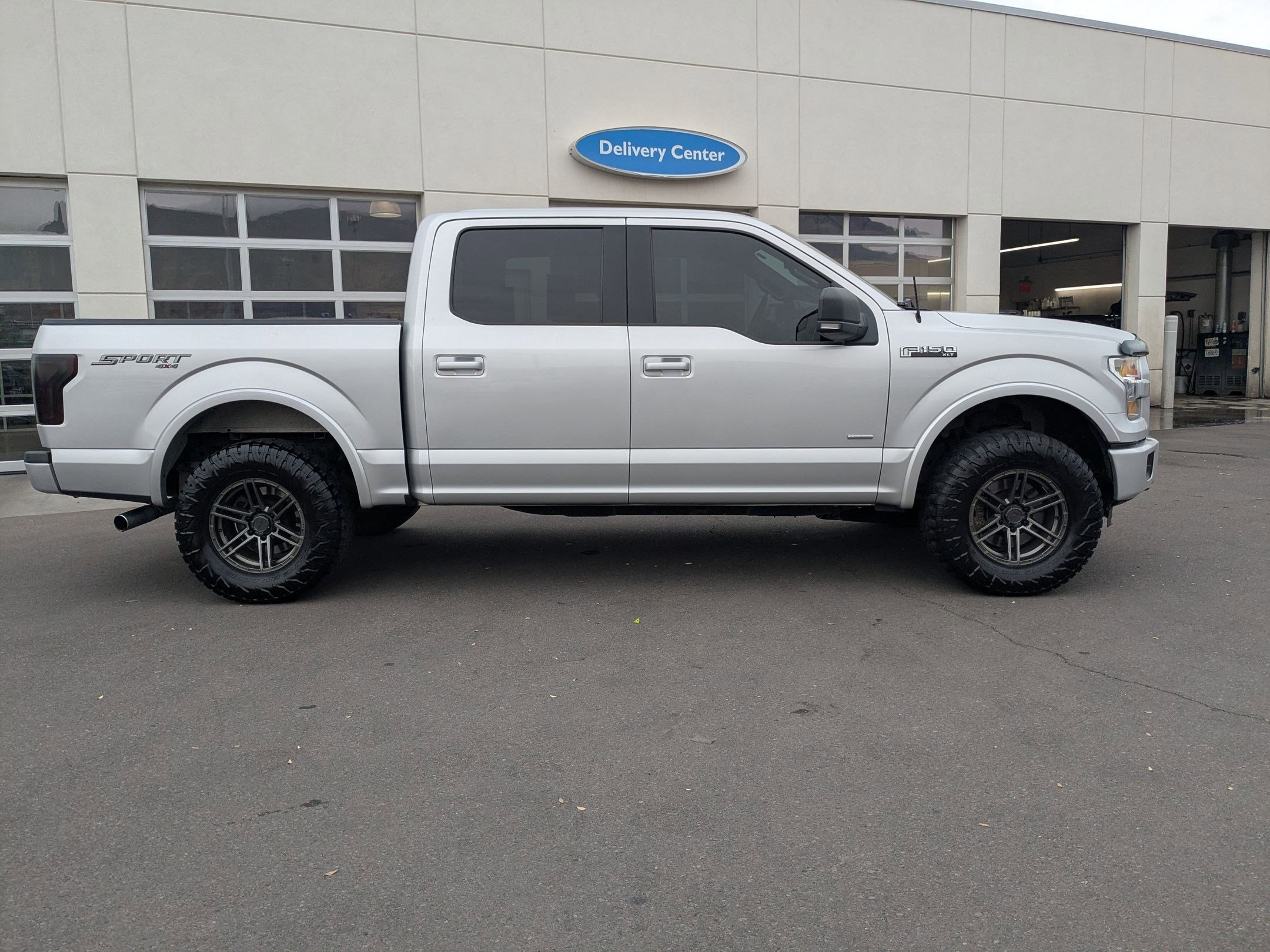 2016 Ford F-150 XLT photo 2