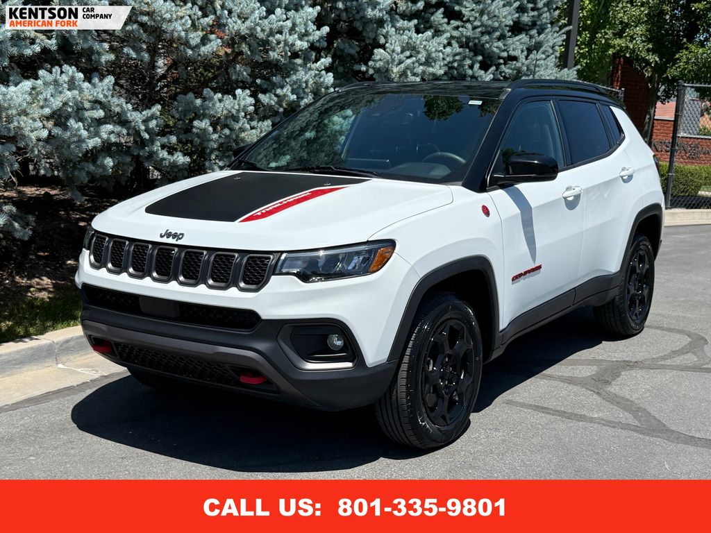 2023 Jeep Compass Trailhawk photo 3