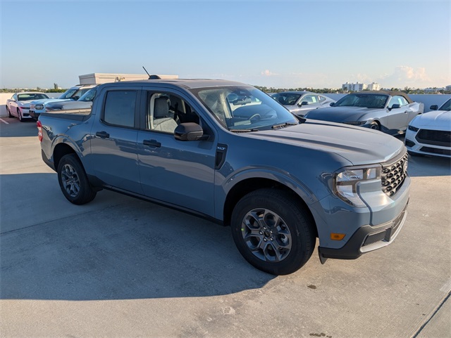 2025 Ford Maverick XLT photo 2