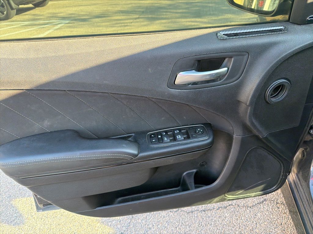 2023 Dodge Charger R/T photo 15